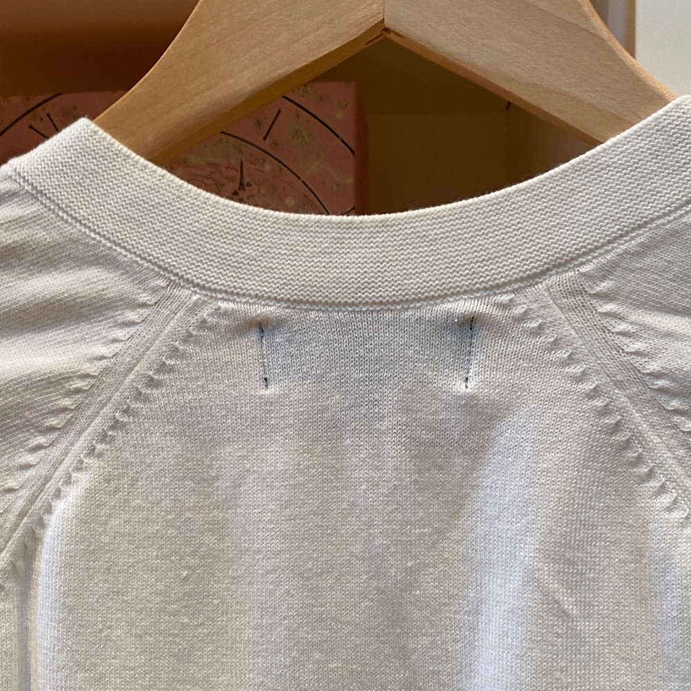 Banana Republic White V-Neck Sweater. Size M. GUC - Picture 11 of 12